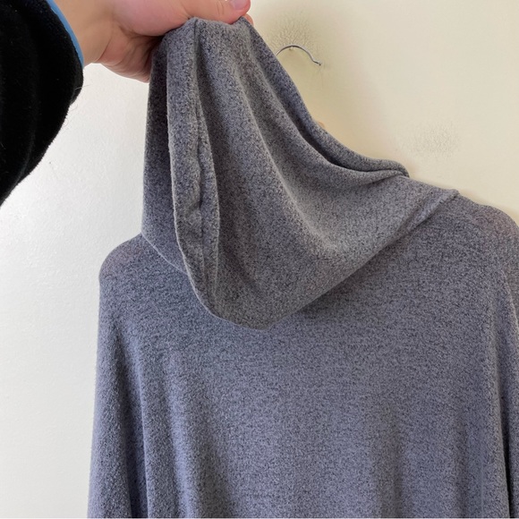 Young Fabulous & Broke Soft Gray Cardigan Sweater SZ Small - Picture 2 of 14